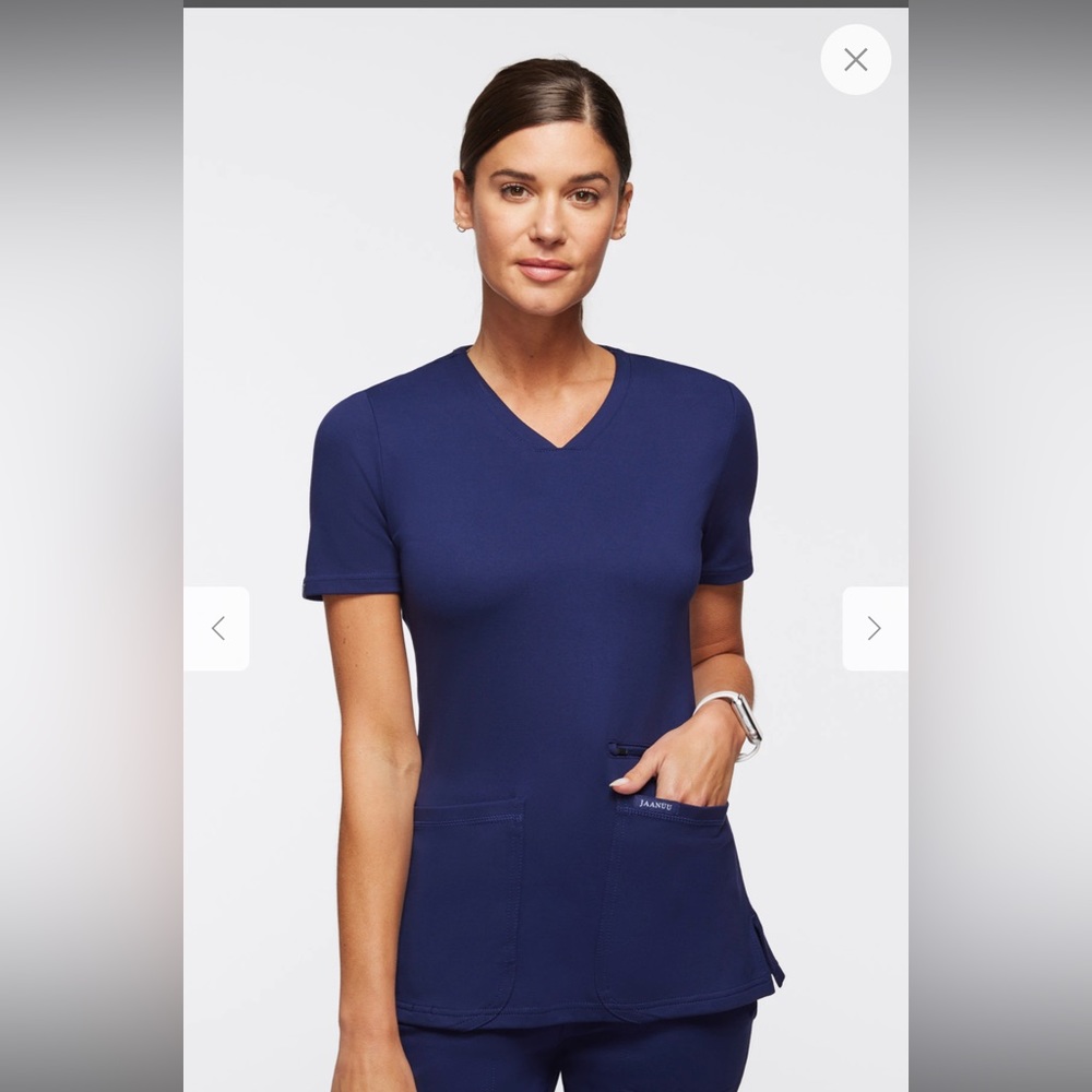 Jaanuu scrub top- SIZE SMALL, NAVY